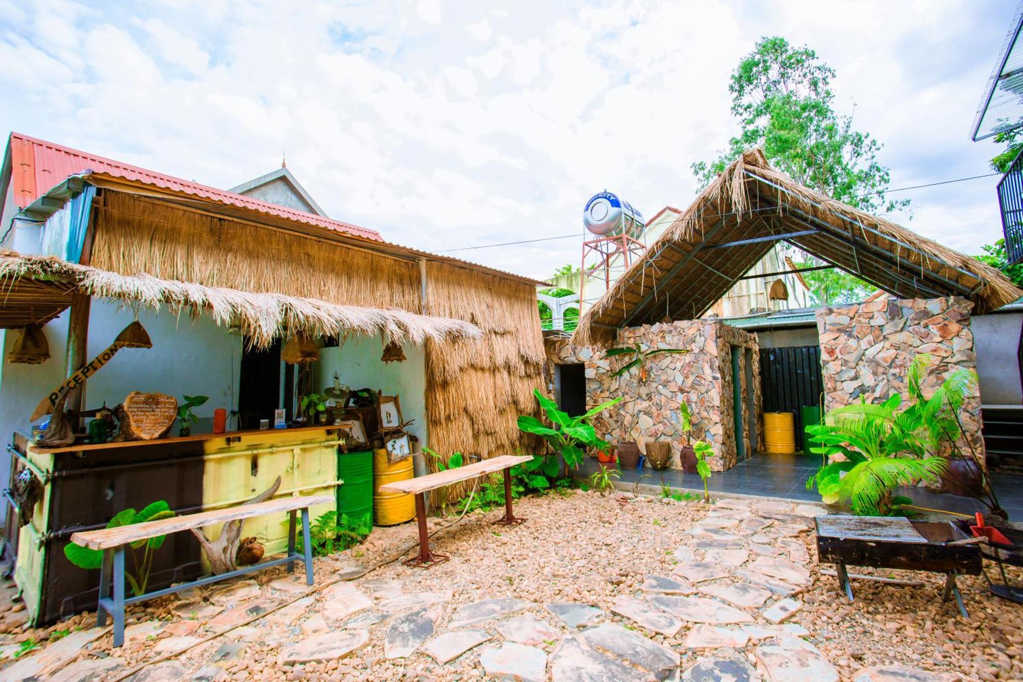 Phong Nha A Little Leaf Homestay Exterior photo